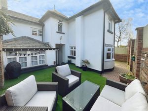 Rear- click for photo gallery